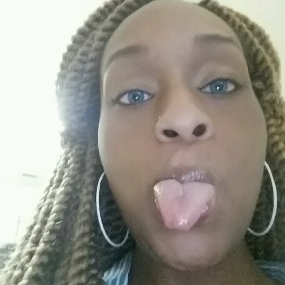 Meet your Posher, Ronalda - Picture 1 of 1